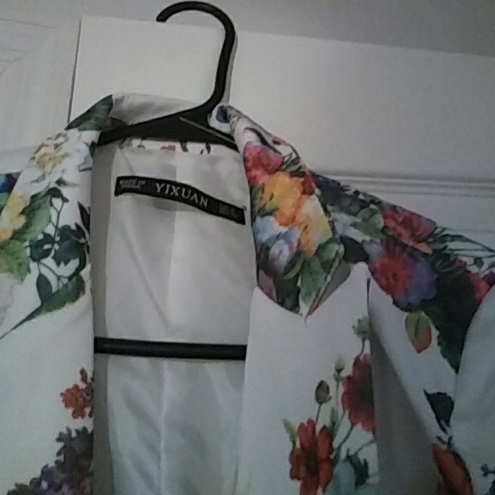 Jacket - Picture 3 of 4